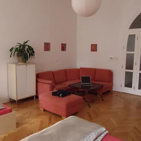Týnská 7