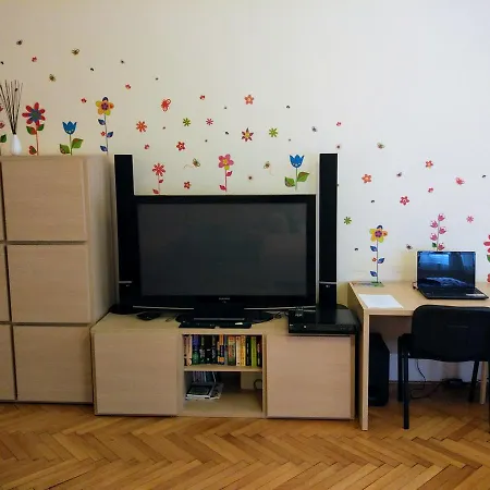 Týnská 7