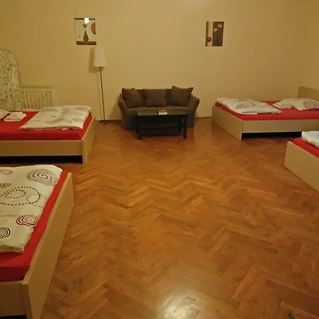 Týnská 7 *