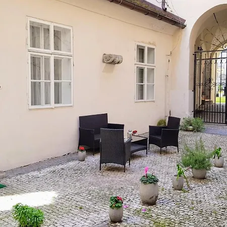 Tynska 7 Apartment *