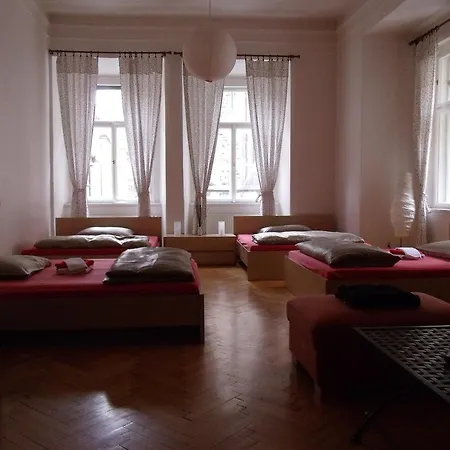 Apartment Tynska 7