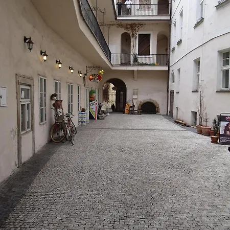 Tynska 7