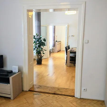 Tynska 7 Apartment *