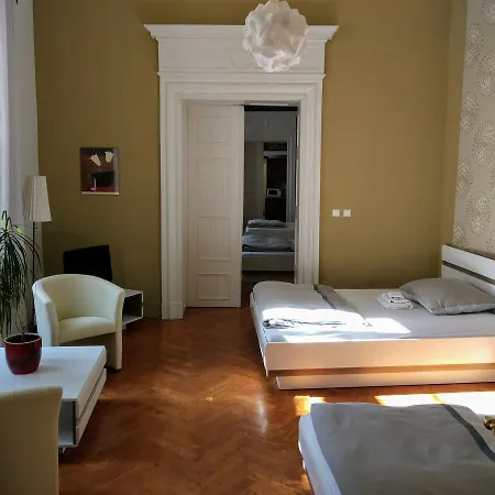 Tynska 7 * Prague