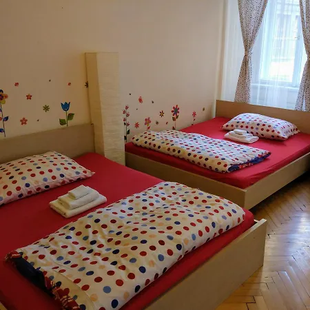 Apartment Tynska 7
