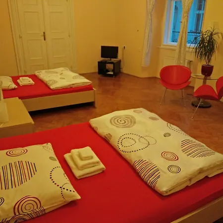 Tynska 7 * Prague