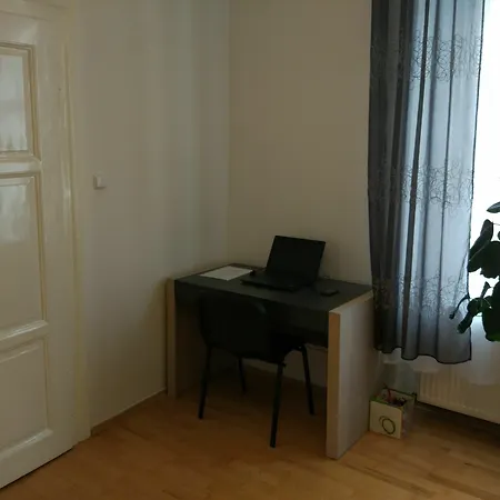 Apartment Tynska 7 *