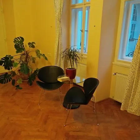 Apartment Tynska 7 *