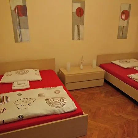 Tynska 7 * Prague