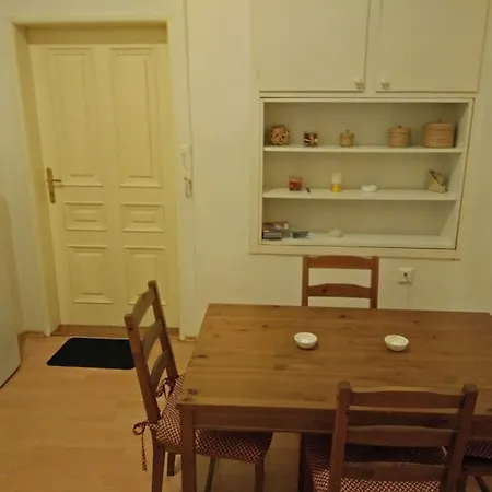 Tynska 7