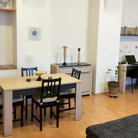 Tynska 7 Διαμέρισμα *