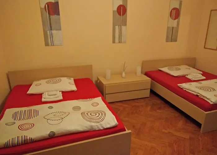 Tynska 7 * Praha