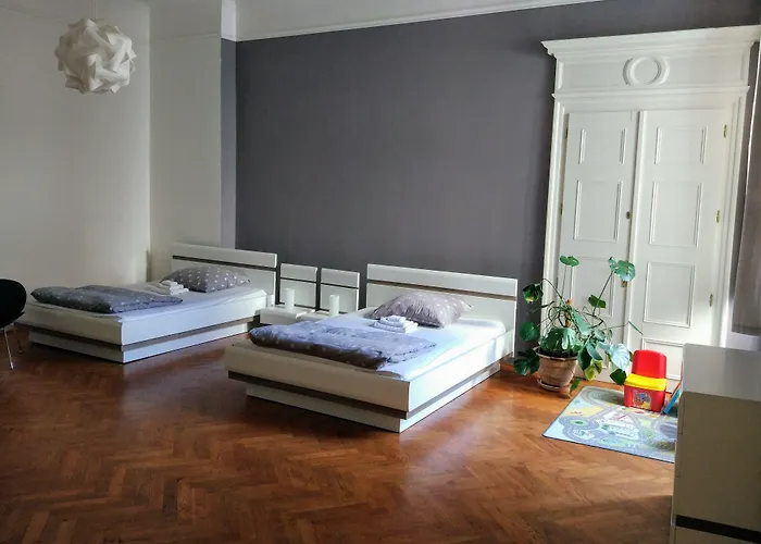 Tynska 7 *