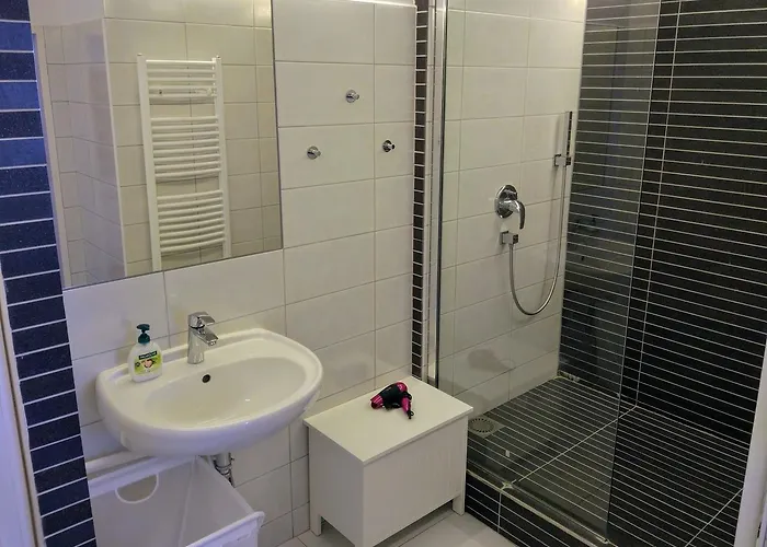 Tynska 7 * Praha